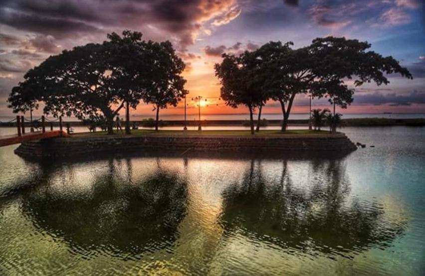 Palmas Del Mar Hotel Bacolod Bagian luar foto