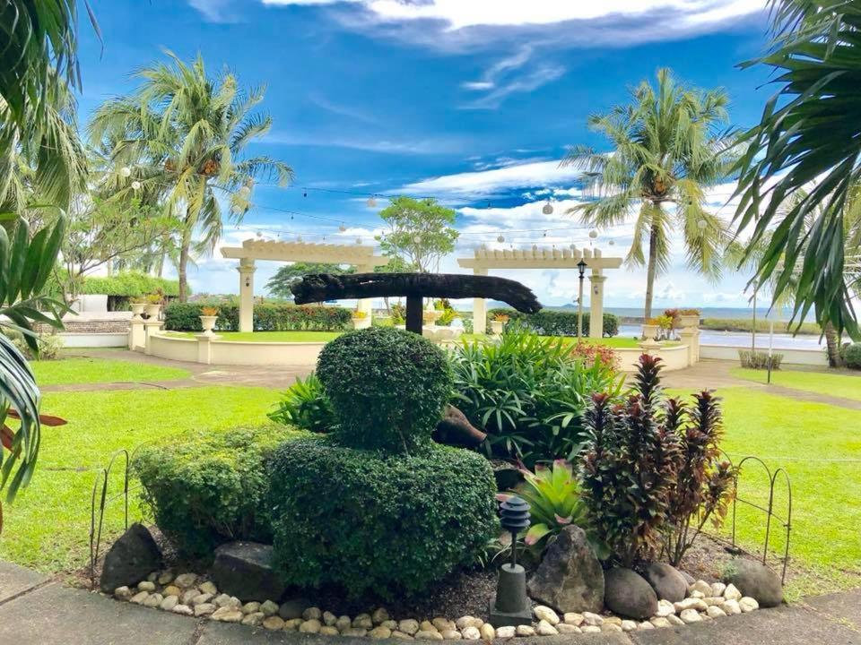 Palmas Del Mar Hotel Bacolod Bagian luar foto