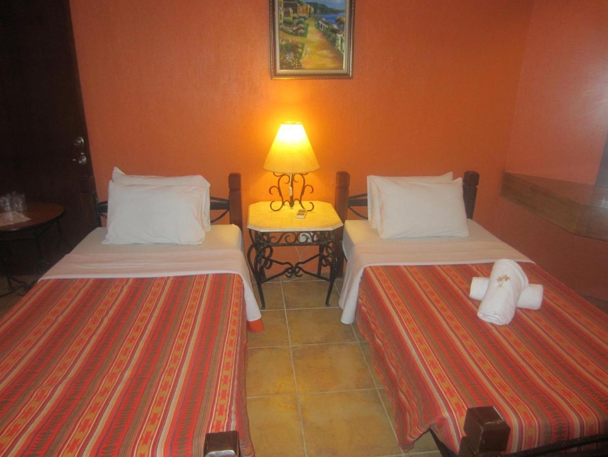 Palmas Del Mar Hotel Bacolod Bagian luar foto