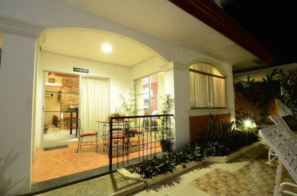 Palmas Del Mar Hotel Bacolod Bagian luar foto
