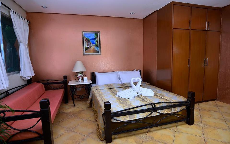 Palmas Del Mar Hotel Bacolod Bagian luar foto