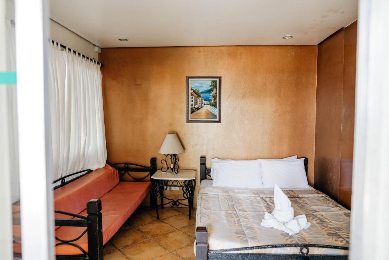 Palmas Del Mar Hotel Bacolod Bagian luar foto