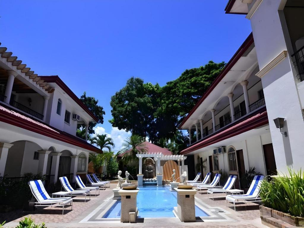 Palmas Del Mar Hotel Bacolod Bagian luar foto