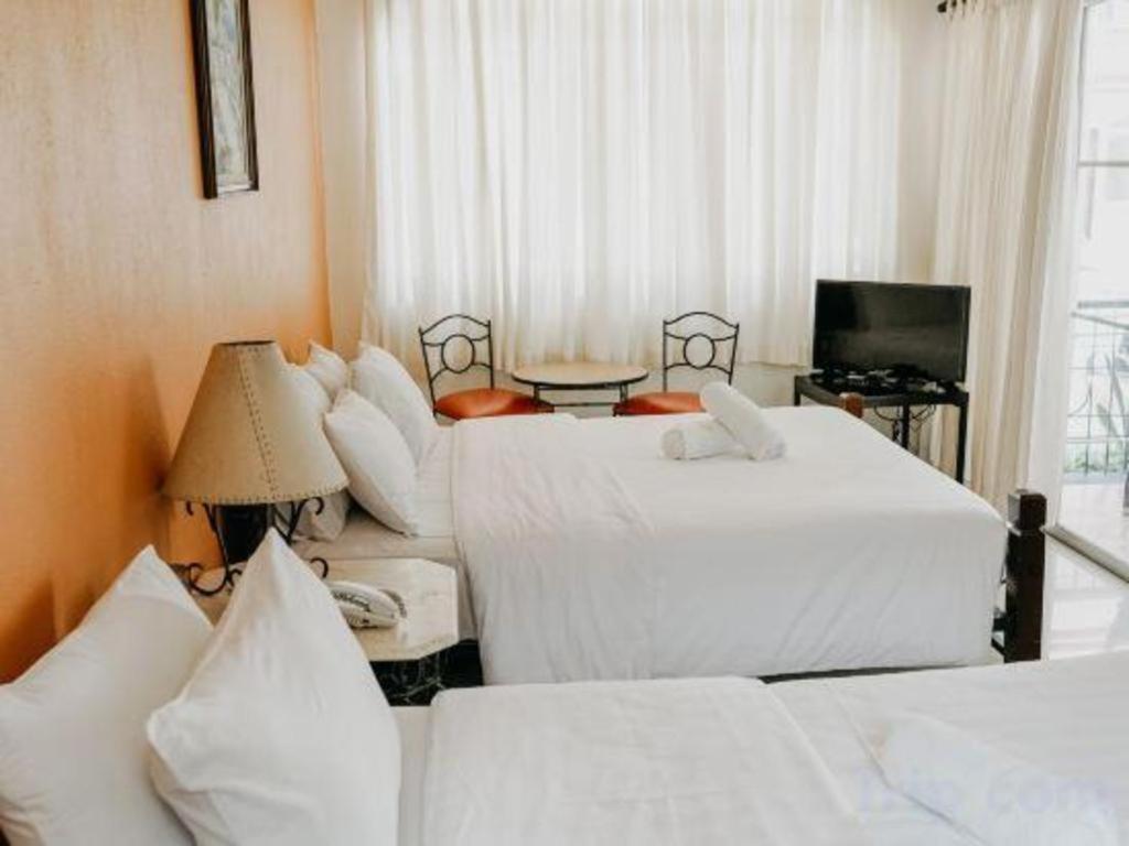 Palmas Del Mar Hotel Bacolod Bagian luar foto